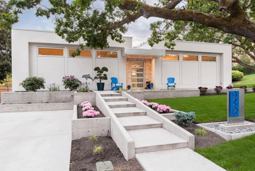 A Private Uplands Oasis