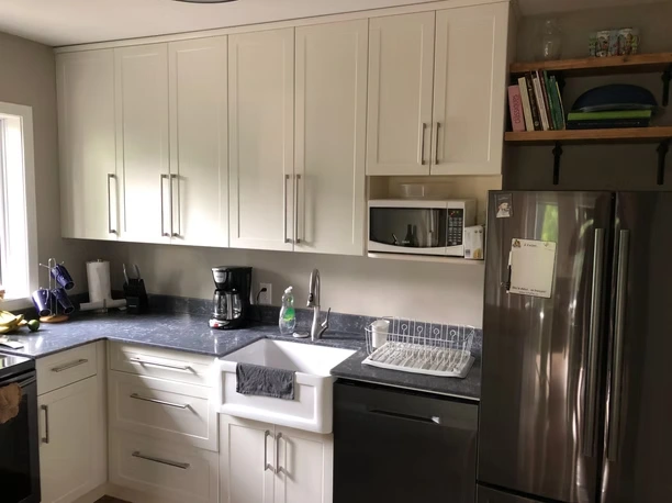 Kitchen cabinet