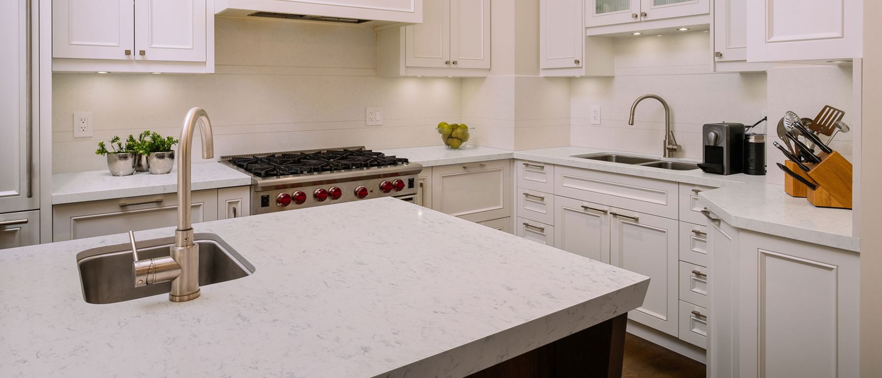 MSI Quartz - Carrara Lumos