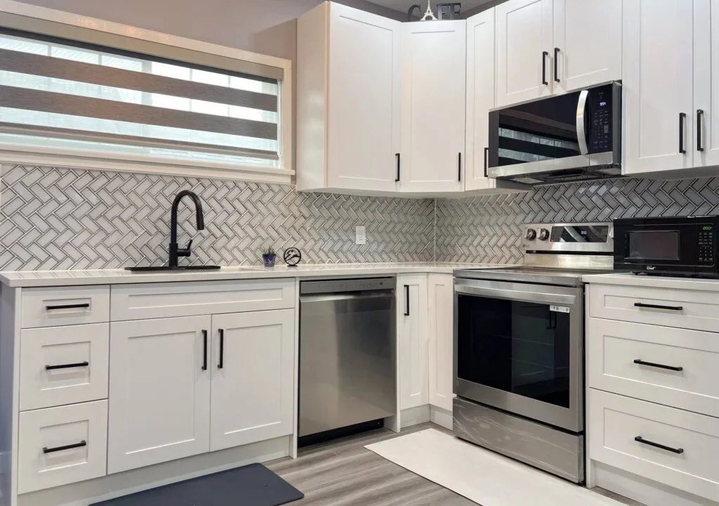 Emcab Kitchens Inc