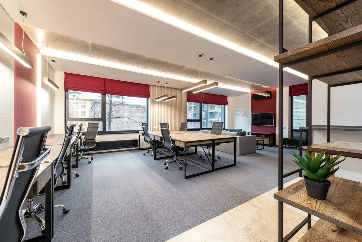 COMMERCIAL CARPET