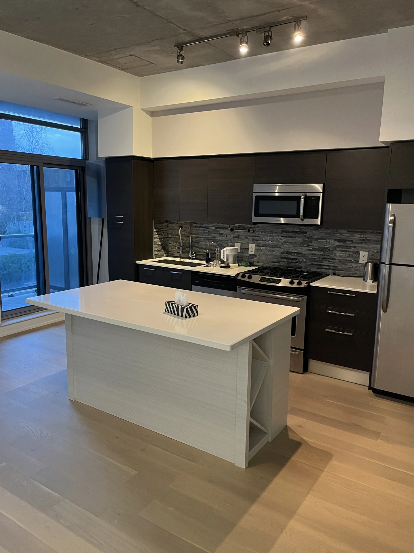  CONDO FLOORING 