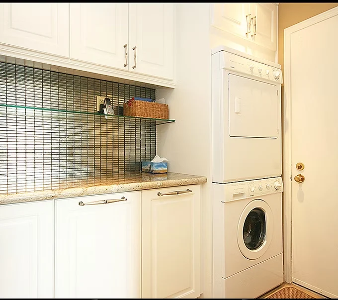 Laundry Room - Transitional
